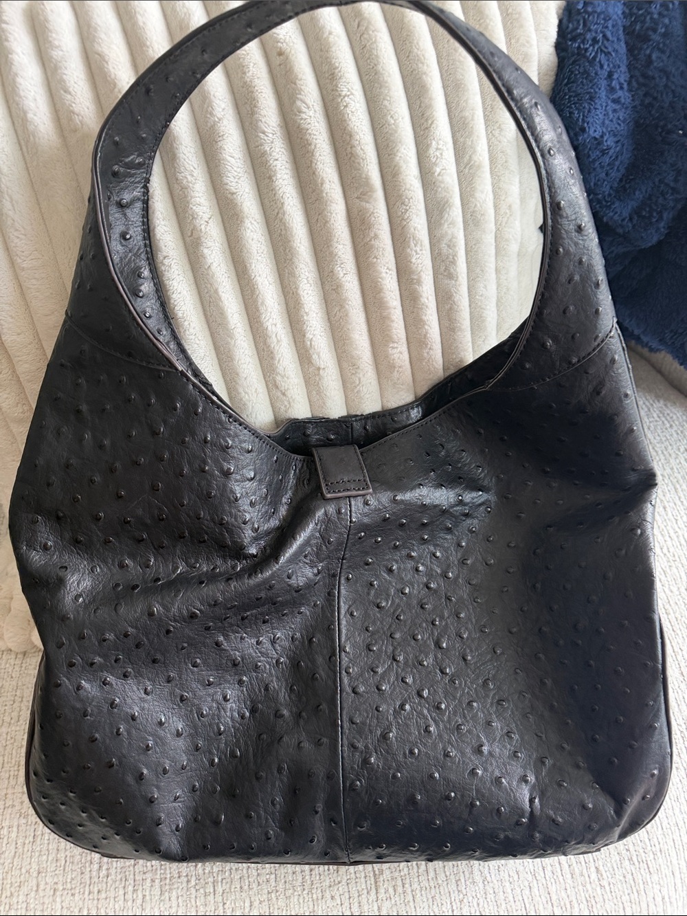 G.I.L.I. Black Leather Hobo Bag with Gold Hardware - Picture 3 of 11